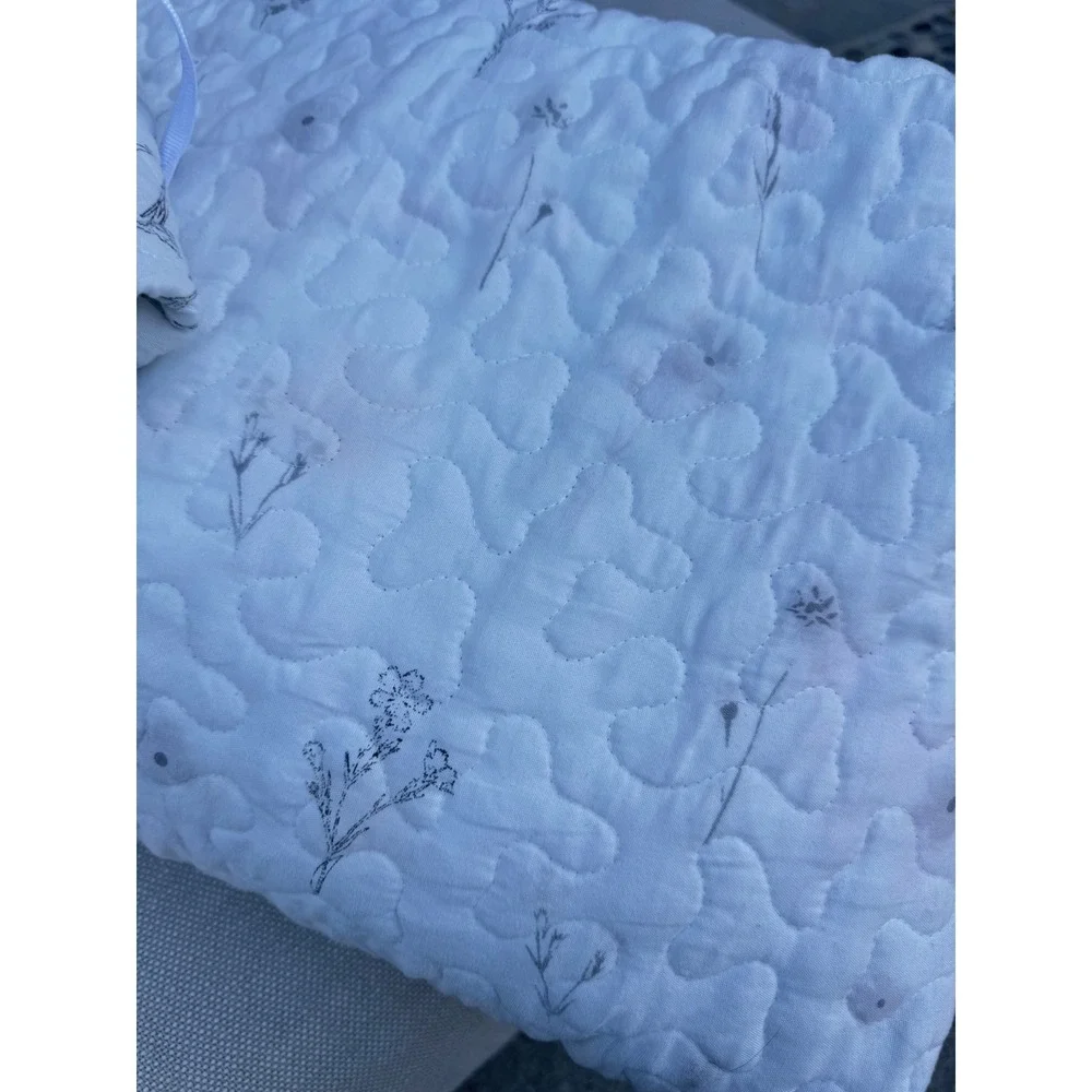 Vintage Floral Quilt Set Queen White Blue Pink Wildflower 3pc w/ 2 Shams